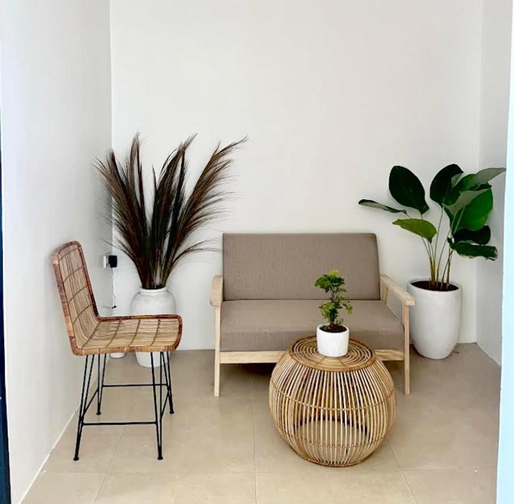 New Modern Suite Near Airport & Beach Sudtungan エクステリア 写真